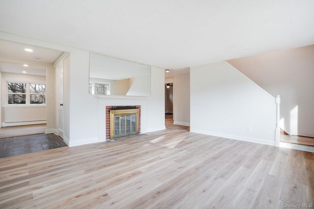 3 Pond Road, Hyde Park, NY 12601