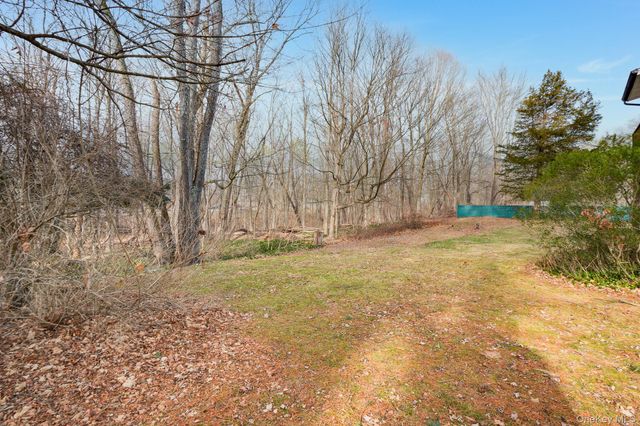 3 Pond Road, Hyde Park, NY 12601