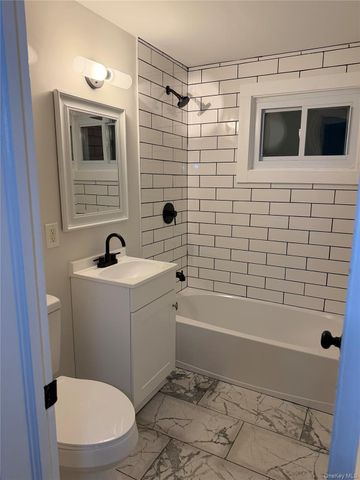 3 Pond Road, Hyde Park, NY 12601