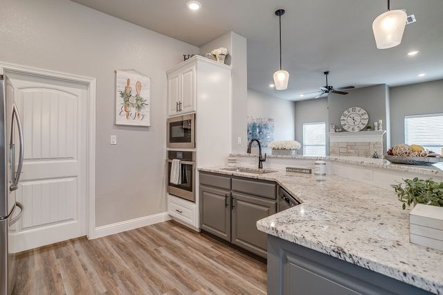 612 Adeline Drive, Burleson, TX 76028