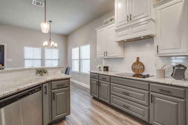 612 Adeline Drive, Burleson, TX 76028