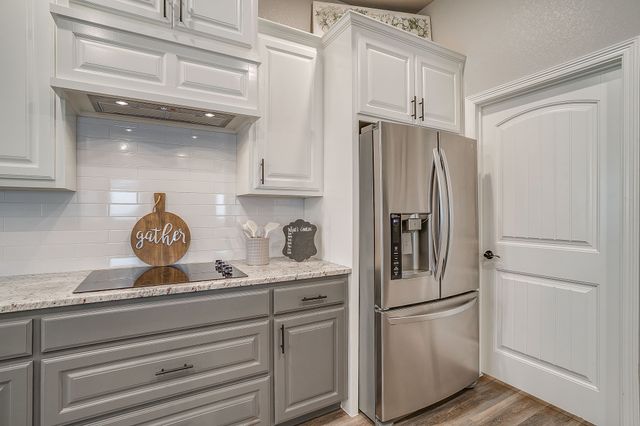 612 Adeline Drive, Burleson, TX 76028