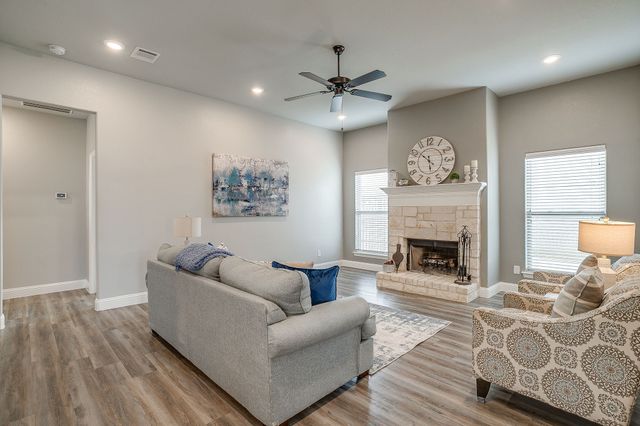 612 Adeline Drive, Burleson, TX 76028