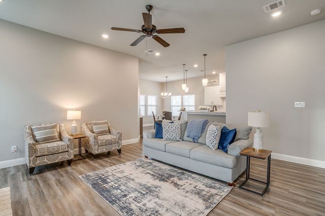 612 Adeline Drive, Burleson, TX 76028