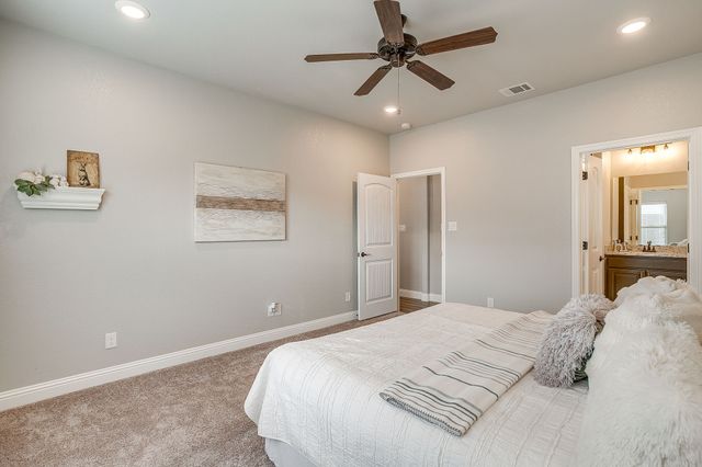 612 Adeline Drive, Burleson, TX 76028