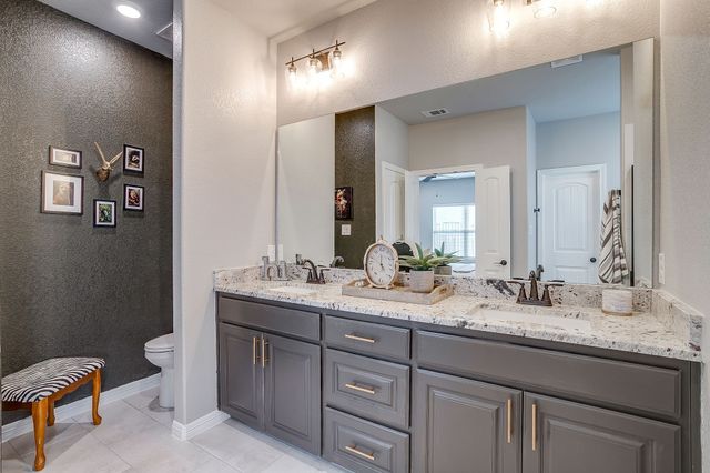 612 Adeline Drive, Burleson, TX 76028