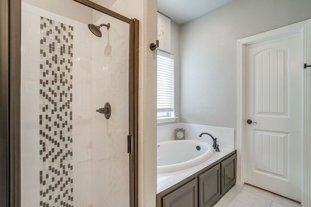 612 Adeline Drive, Burleson, TX 76028