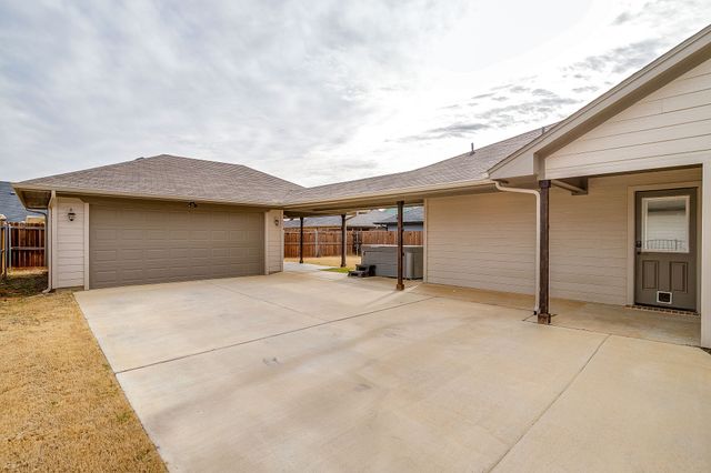 612 Adeline Drive, Burleson, TX 76028