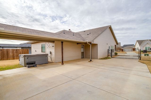 612 Adeline Drive, Burleson, TX 76028