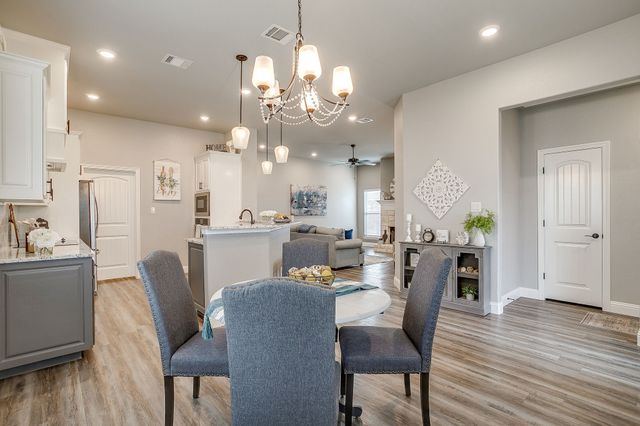 612 Adeline Drive, Burleson, TX 76028