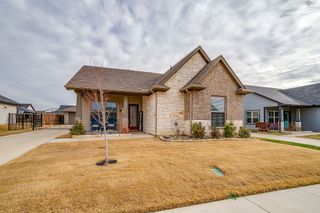 612 Adeline Drive, Burleson, TX 76028