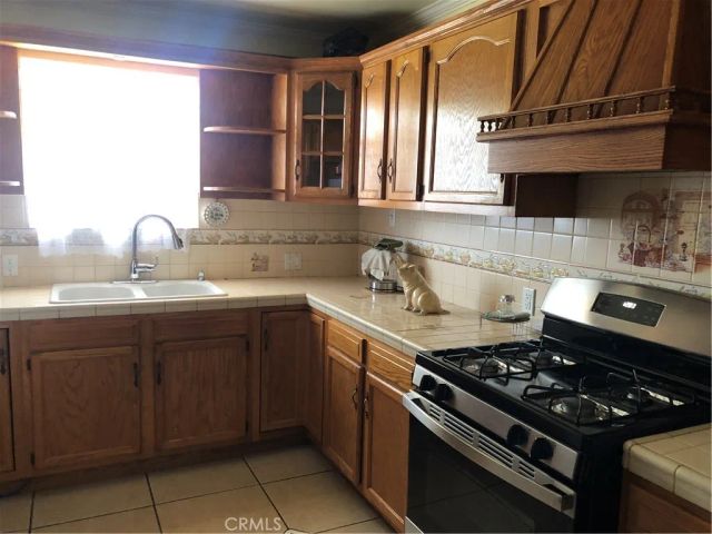 1234 E Oak Street, Anaheim, CA 92805