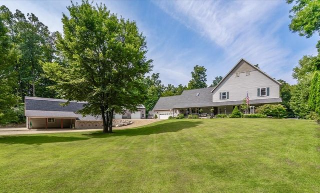 8632 Anchor Drive, Delton, MI 49046