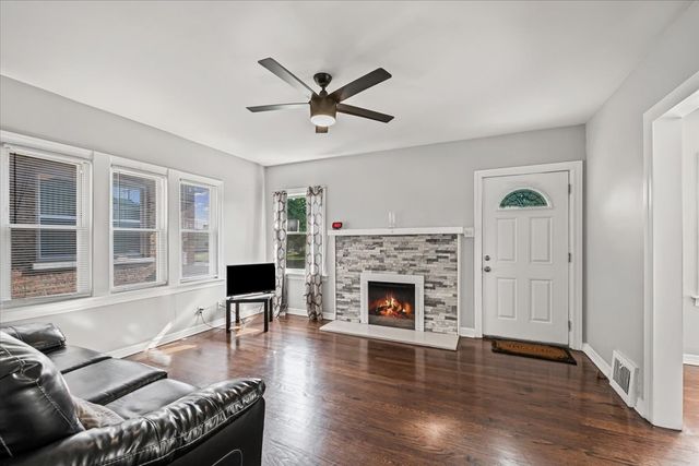 1036 S 12th Avenue, Maywood, IL 60153
