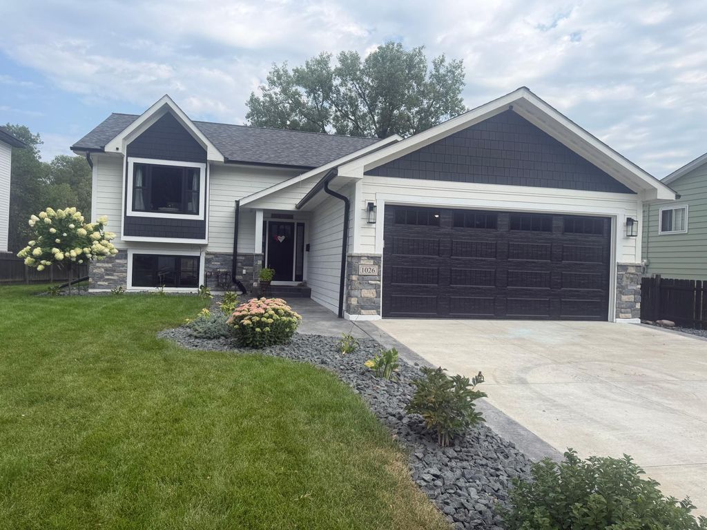 1026 Carrie Street, West Saint Paul, MN 55118 — exterior