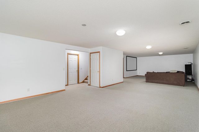 2466 Beech Street W, Rosemount, MN 55068