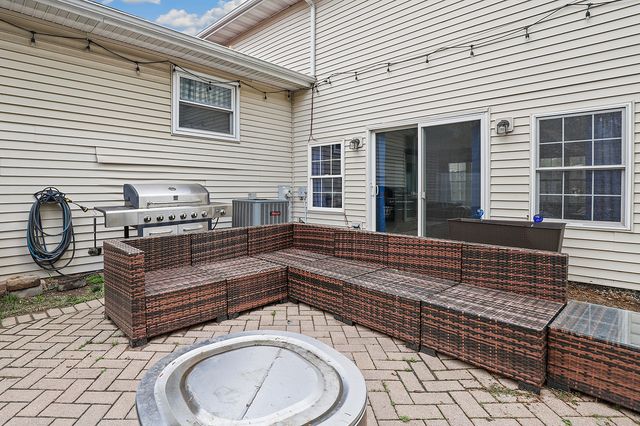 20157 S Pine Hill Road, Frankfort, IL 60423
