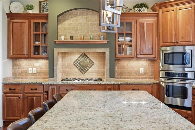 656 Rinpoche Lane, Oregon, WI 53575