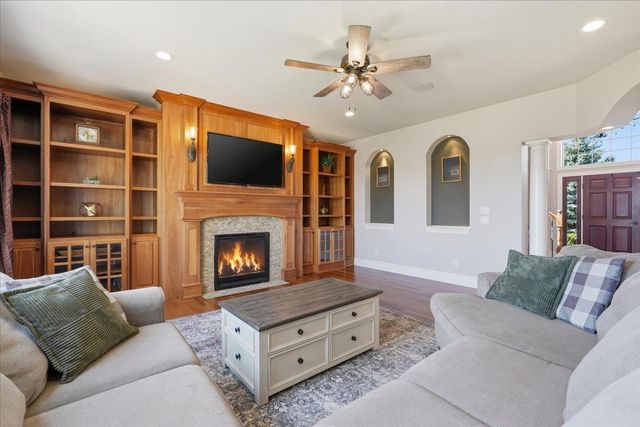 656 Rinpoche Lane, Oregon, WI 53575