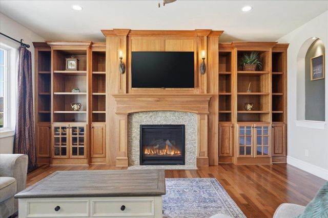 656 Rinpoche Lane, Oregon, WI 53575