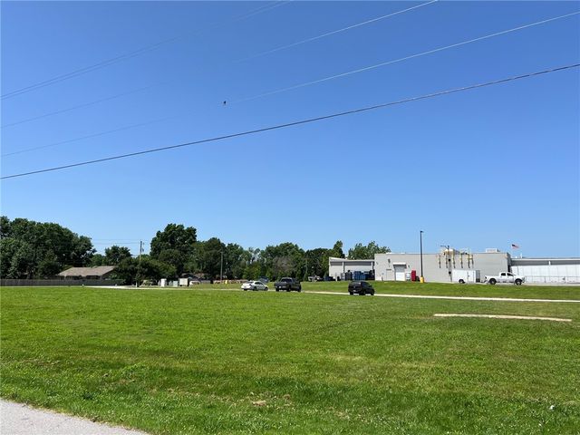 1490 W Highway 412, Siloam Springs, AR 72761