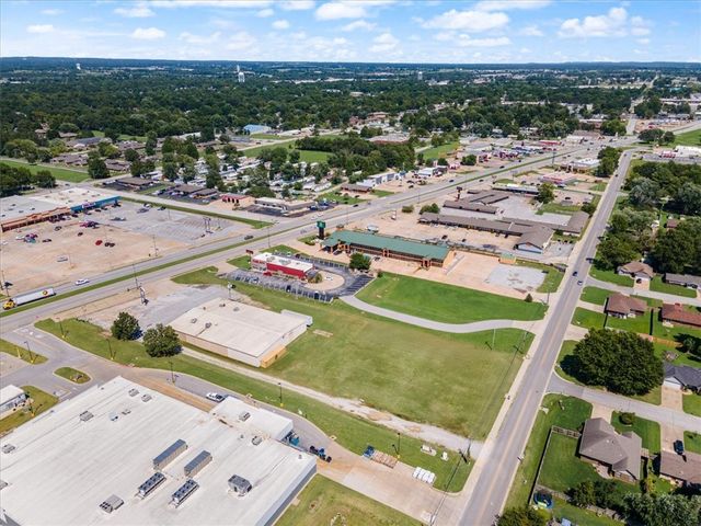 1490 W Highway 412, Siloam Springs, AR 72761