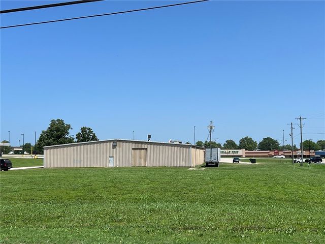 1490 W Highway 412, Siloam Springs, AR 72761