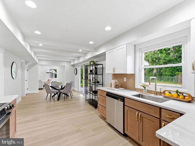 34 MAYFAIR CIR, Willingboro, NJ 08046