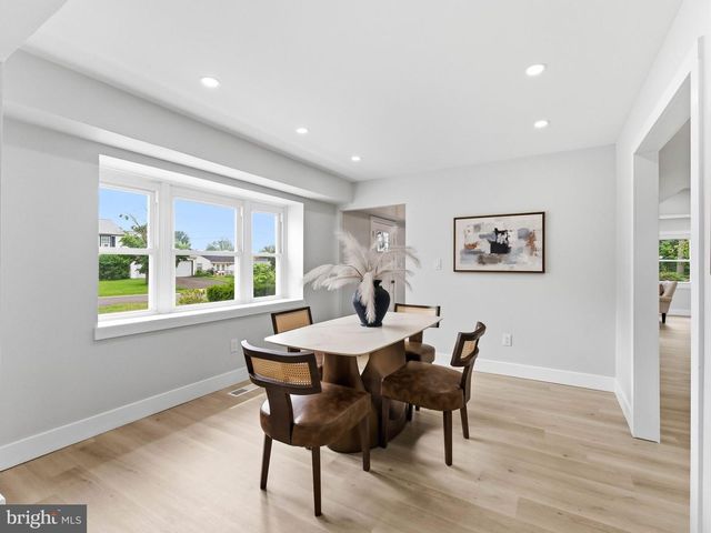 34 MAYFAIR CIR, Willingboro, NJ 08046
