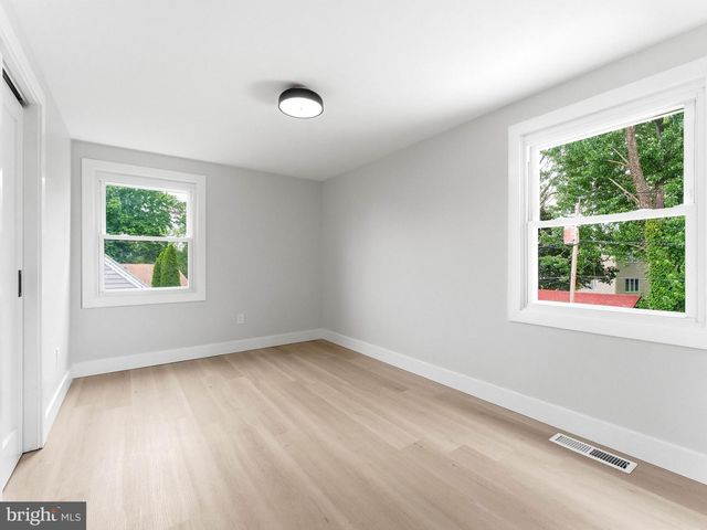 34 MAYFAIR CIR, Willingboro, NJ 08046