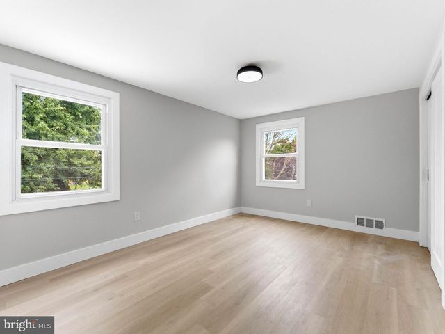 34 MAYFAIR CIR, Willingboro, NJ 08046