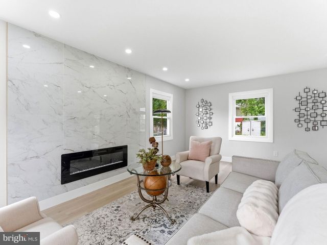 34 MAYFAIR CIR, Willingboro, NJ 08046
