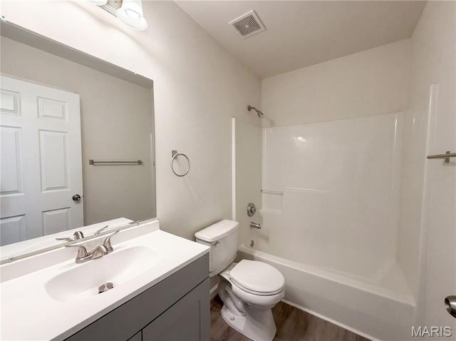 2212 Harborside Drive, Dardenne Prairie, MO 63368