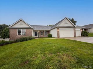 2212 Harborside Drive, Dardenne Prairie, MO 63368