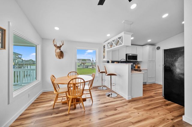 16708 Cabeza De Vaca, Jamaica Beach, TX 77554