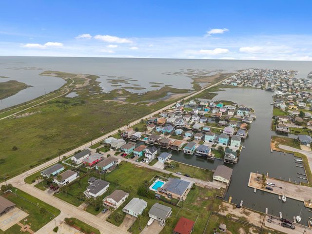16708 Cabeza De Vaca, Jamaica Beach, TX 77554