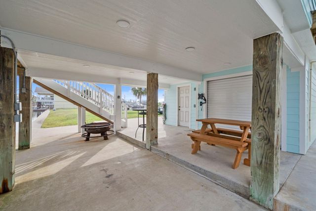 16708 Cabeza De Vaca, Jamaica Beach, TX 77554