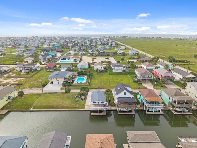 16708 Cabeza De Vaca, Jamaica Beach, TX 77554