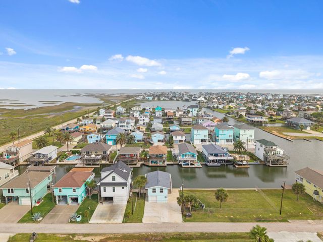 16708 Cabeza De Vaca, Jamaica Beach, TX 77554