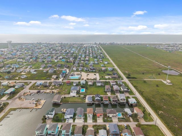 16708 Cabeza De Vaca, Jamaica Beach, TX 77554