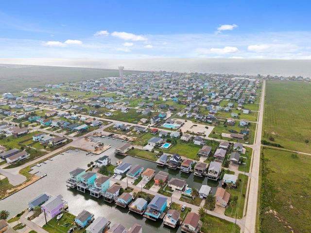 16708 Cabeza De Vaca, Jamaica Beach, TX 77554