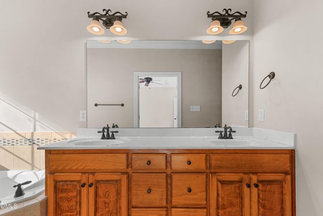 138 River Knoll Drive, Clayton, NC 27527