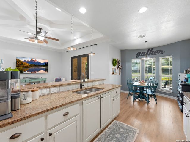 505 County Road 3822, San Antonio, TX 78253