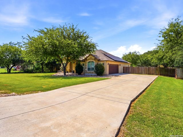 505 County Road 3822, San Antonio, TX 78253