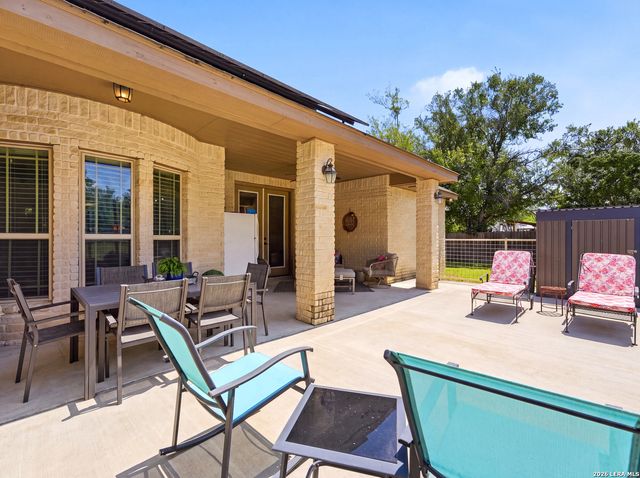 505 County Road 3822, San Antonio, TX 78253
