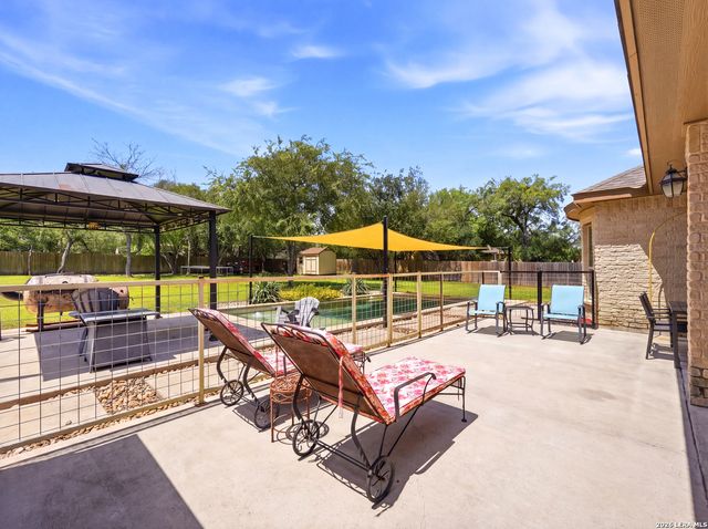 505 County Road 3822, San Antonio, TX 78253