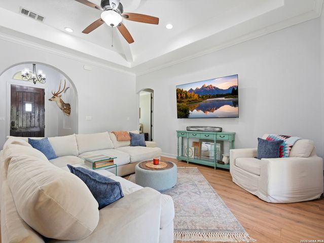 505 County Road 3822, San Antonio, TX 78253