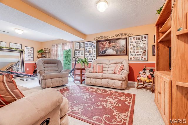 648 High School Street, Collinsville, IL 62234