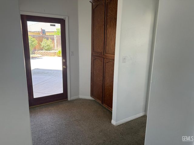 2802 Silver Shore Lane, Bakersfield, CA 93313