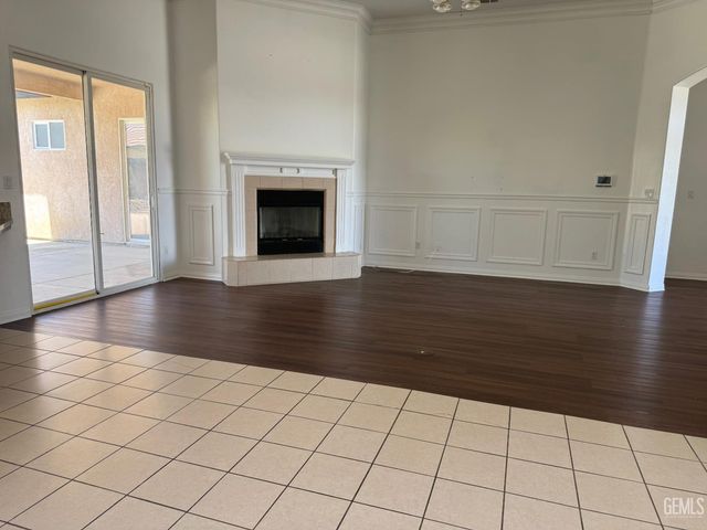 2802 Silver Shore Lane, Bakersfield, CA 93313